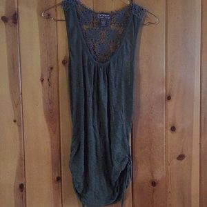 Cute comfy green shirt.